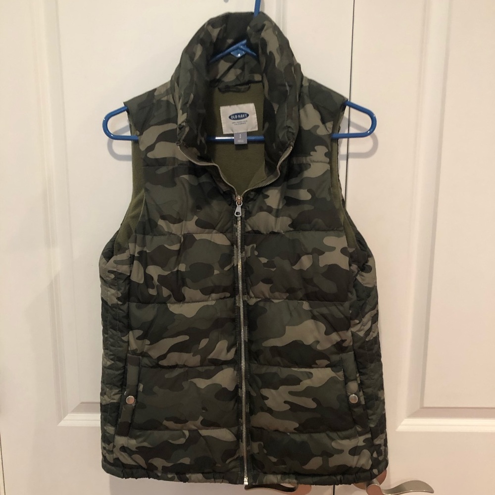 Old Navy Camo Puffer Vest - Sz Small